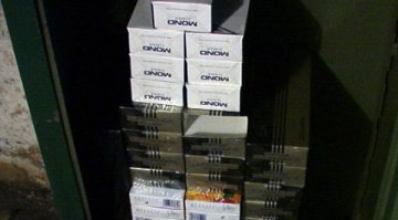 Заловиха 1000 мастербокса контрабандни цигари, скрити зад маратонки