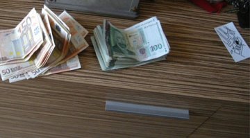 Разпилели 13 424 лева в Съдебната палата в Солун  
