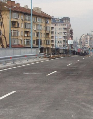 Бутат незаконни сгради под мостовете в Пловдив