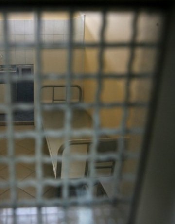 Полицията задържа жена, погубила дете в Гълъбово