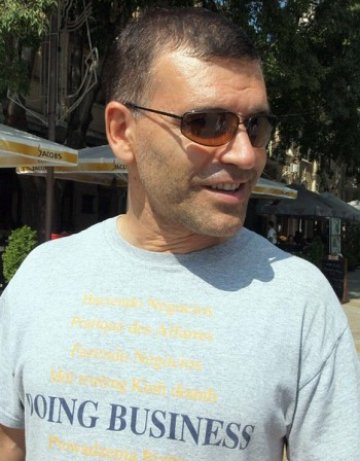 Дянков дири пари за динозаврите
