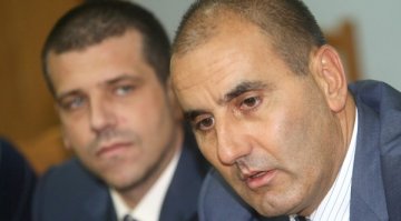 Писмата до представителя на EABG не били рекет, а закачка