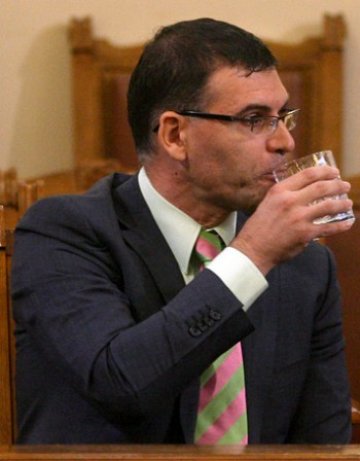 Дянков ще докладва пред депутатите за резерва на НЗОК