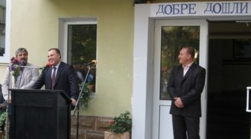 Министър задигал салами на практиките в училище