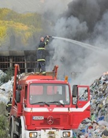 Голям пожар бушува край Дупница