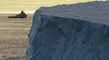 Русия няма да създава арктическа армия