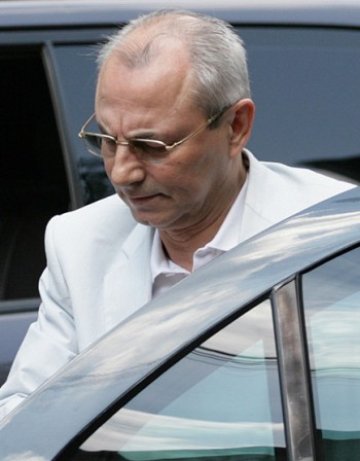 Доган не бил инженер, а консултант по маркетинг