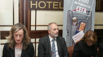 Социалният министър се надява на ръст на минималната заплата от 2011 г.