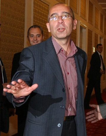 128 харесаха новия здравен министър