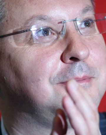 Станишев: Дянков е еничар, да си ходи!
