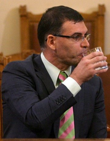 И Дянков не щял да вдига осигуровки