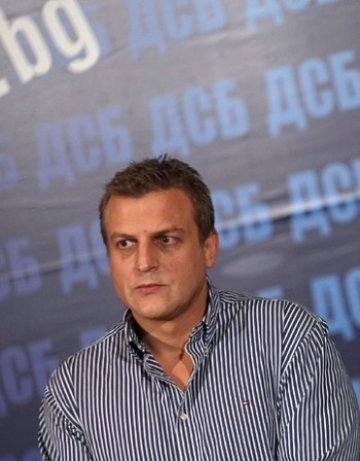 ДСБ: Темата за вноските е куклен театър за бавноразвиващи се