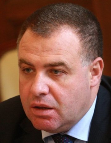 Найденов към президента: Да пита съпартийците си за заменките!