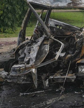 Бомба в автобус уби 7 души във Филипините