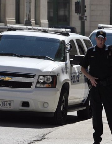 Ало, 911 ли е? Тати ми сготви кофти обяд