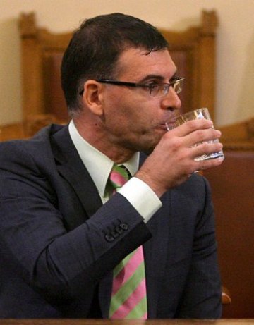 Дянков дава заден: Стажът за пенсия да се вдига от 2011