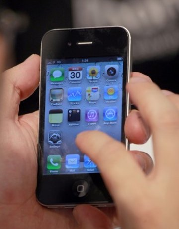iPhone задмина BlackBerry по продажби