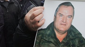 Приятел на Младич: Ратко живее в Русия