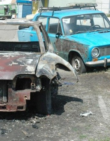 Разбиха група, крала и предавала за скрап автомобили
