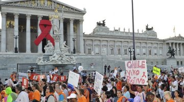 Случаите на ХИВ през последните 10 години са намалели с 20%