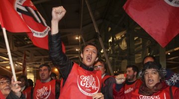 Португалия е блокирана от обща стачка