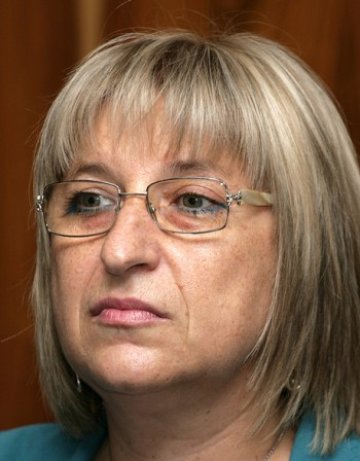 Цецка Цачева летяла из Европа в лукс за 35 бона