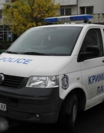 Закопчаха мъж, пробвал да продаде акции с фалшива самоличност