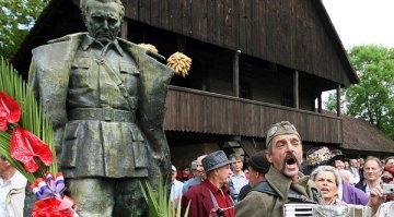 Йосип Броз регистрира Комунистическа партия в Сърбия