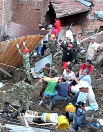 200 души са предполагаемите жертви на свлачище в Колумбия