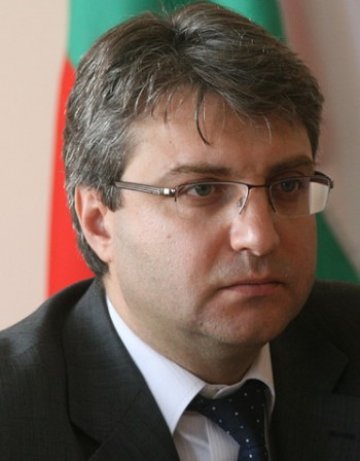 Все повече висшисти &ndash; безработни