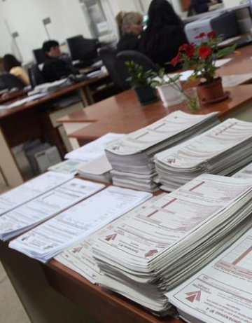 Данъчните погват гинеколози и автоинструктори