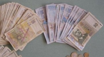 Властта без бонуси. Годината им носи и замразени заплати