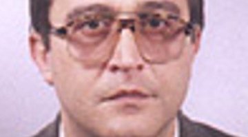 Първанов освободи свой съветник заради Мишо Бирата