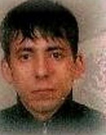 Издирват мъж, опитал се да изтегли 200 бона от чужда сметка