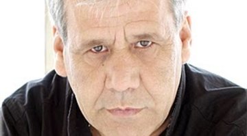 Надолу в кладенеца, до Александър Македонски
