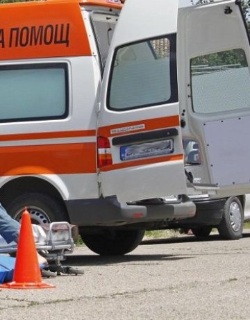 Млада жена удари дете с колата си, не разбрала