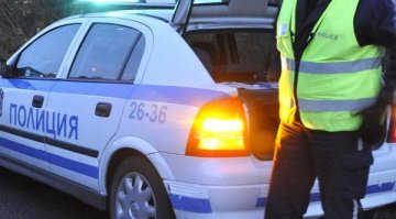 Спипаха крадци на кола още преди собственикът да се оплаче