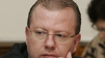 Шефът на НАП: Сядам веднага на детектора на лъжата!