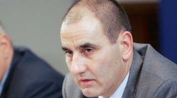 До 2020 г. сваляме наполовина жертвите на пътя