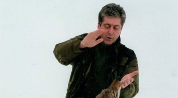 Президентът с принос за историята – опитомил вълк