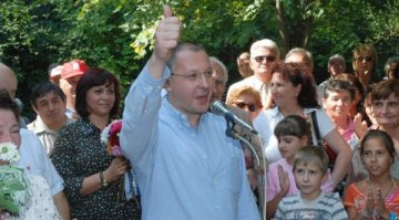 БСП бленува власт, започна с обещанията!