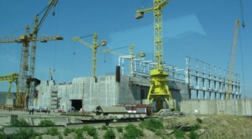 Енергиен театър на абсурда