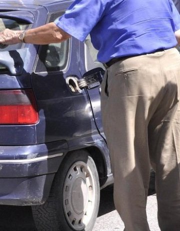 Нова мода: Бензин на аванта в Русе