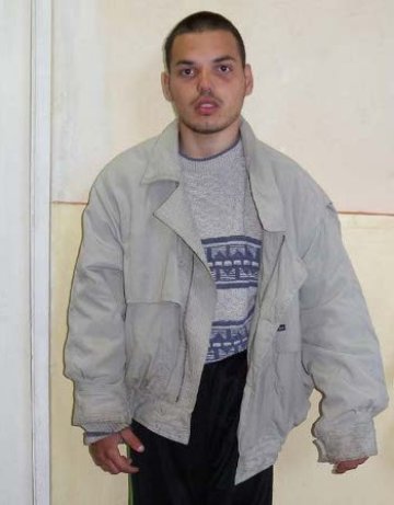 Познавате ли този младеж?