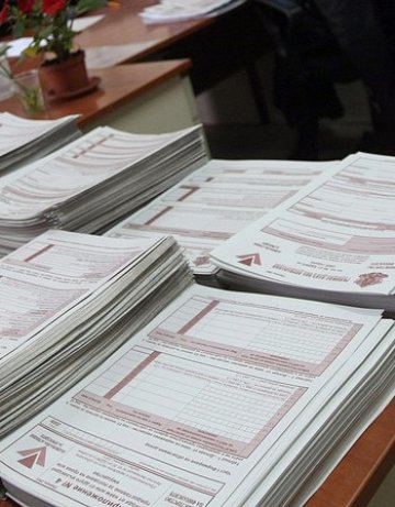 Запорираха два ретро автомобила на варненска фирма