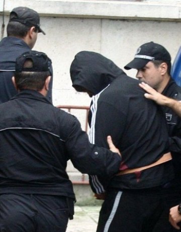 Десет мъже в ареста за кражба на кабел
