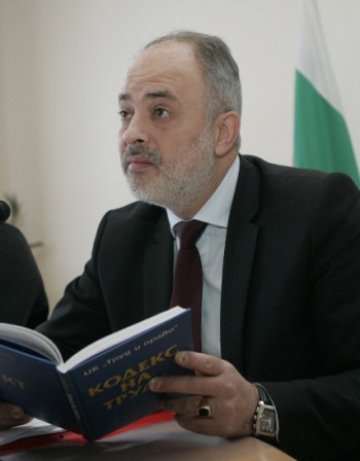 Няма да ме скарат с Дянков, отсече Младенов
