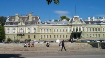 Вежди ремонтира двореца на Борис ІІІ