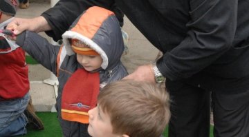 300 хиляди българи станаха бавачки