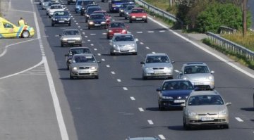 Пътищата в по-голямата част от страната са сухи